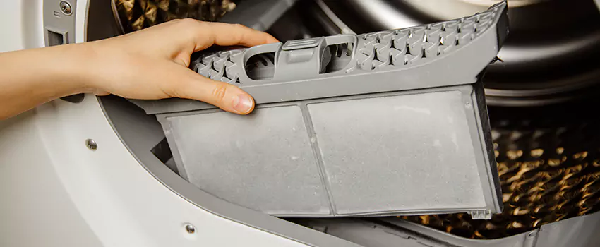 Signs Of A Clogged Dryer Lint Trap in Hutchinson, Kansas